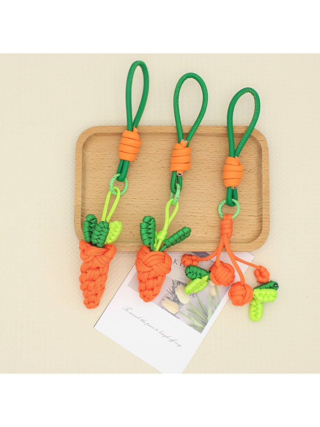 Keypus - Carrot Flower-Shaped Keychain
