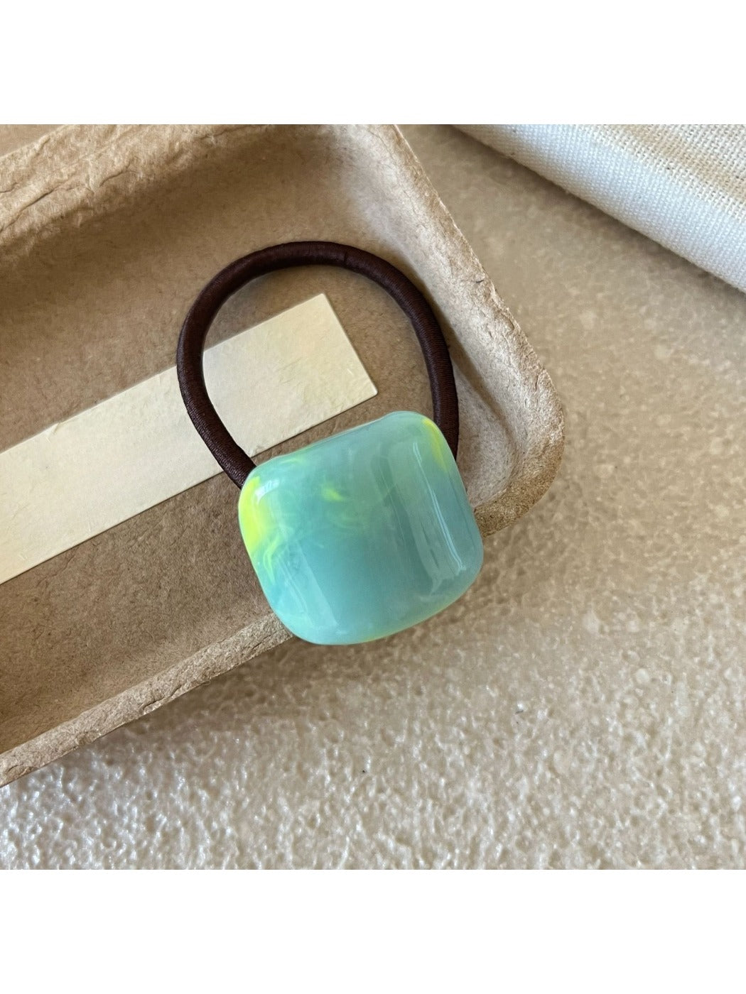 Gifty - Retro Geometric Cube Hair Tie