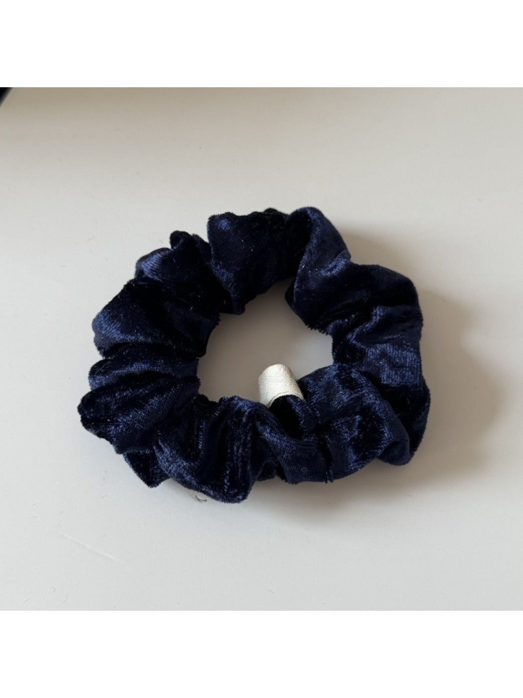 Gifty - Elegant Solid Color Ruched Scrunchie