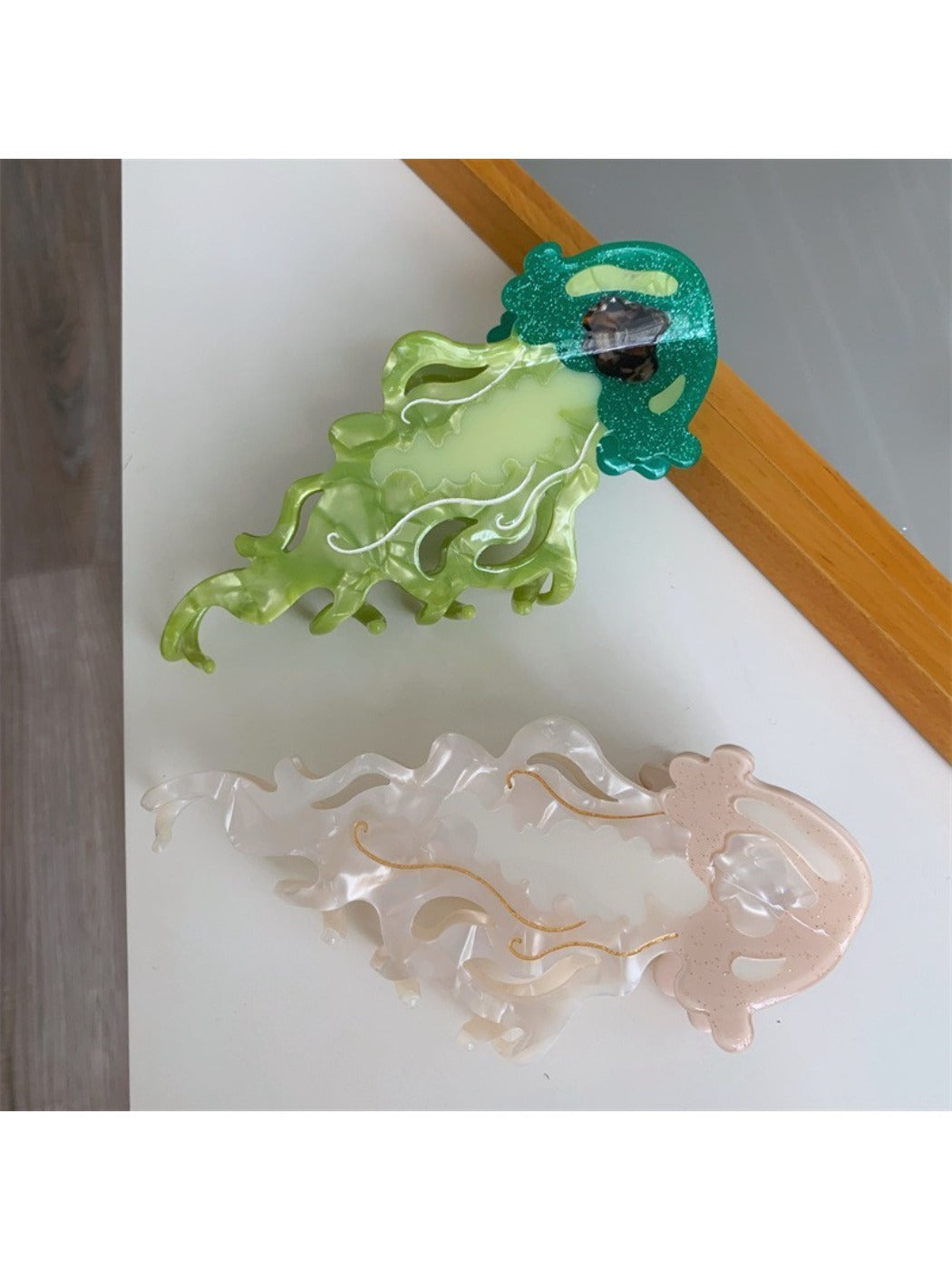 Beau - Acetate Jellyfish Shaped Hair Clip