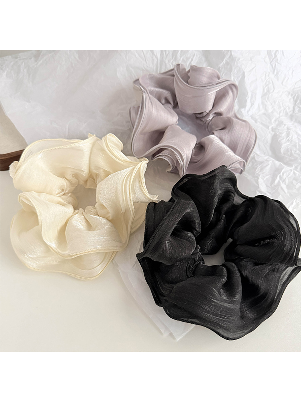 Gifty - Pearlescent Ruched Mesh Waist Scrunchie