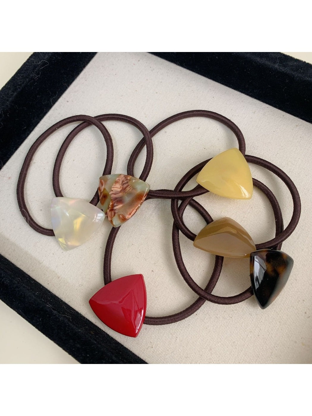 Gifty - Geometric Triangle Accent Hair Tie