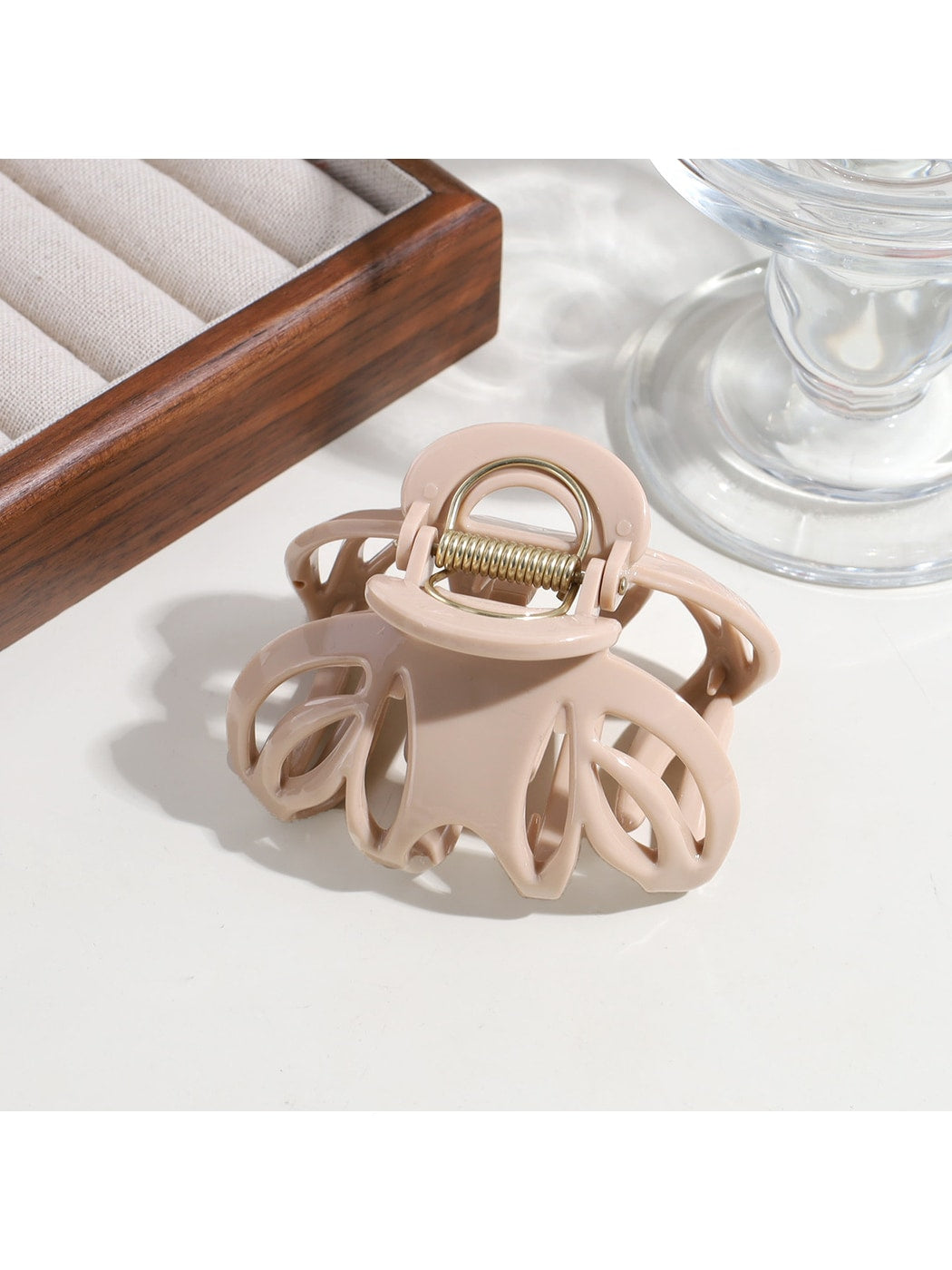 Beau - Hollow Pumpkin Shape Plastic Alloy Claw Clip