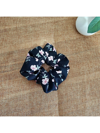 Gifty - Floral Print Square Scarf Style Scrunchie