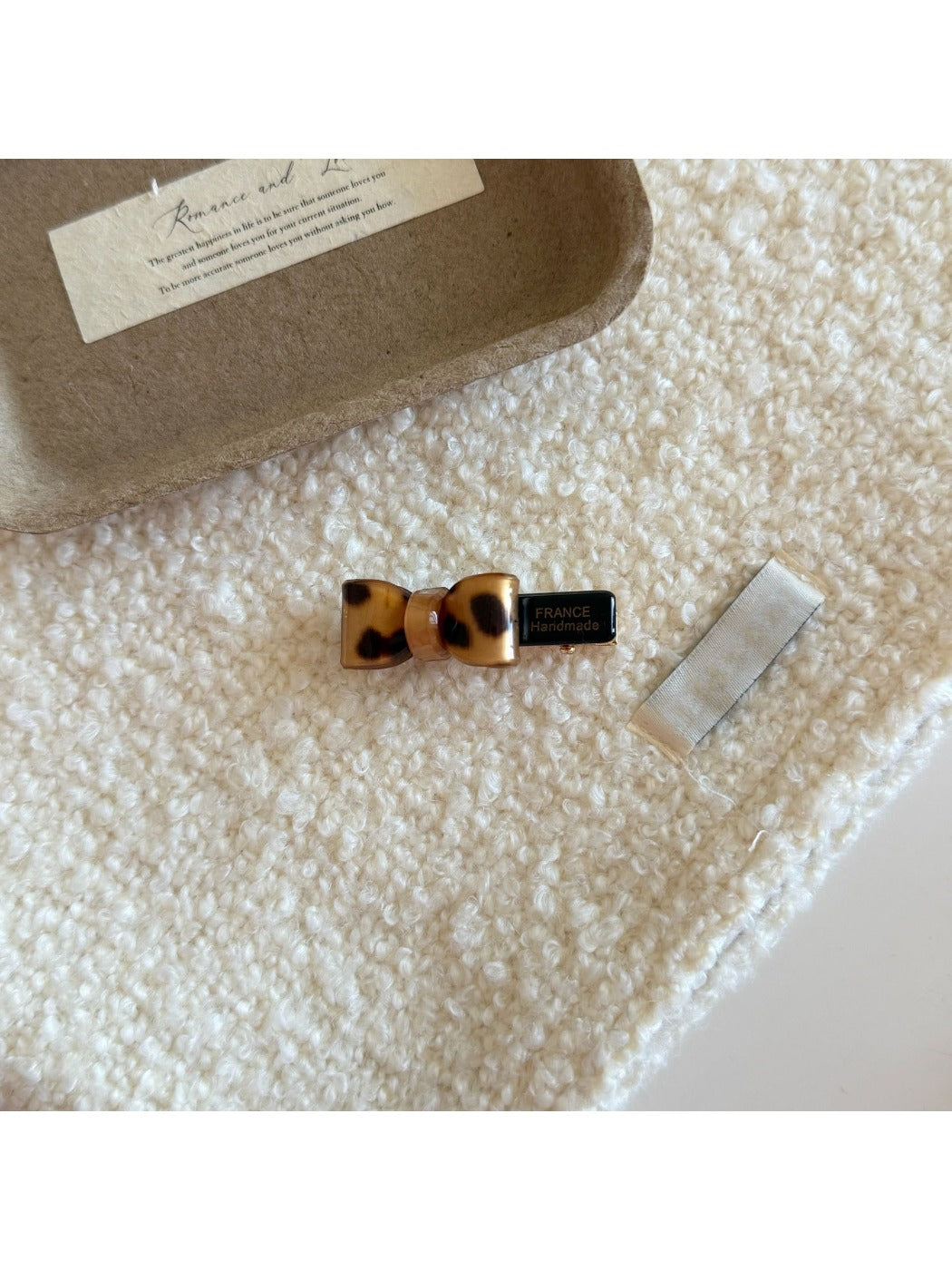 Beau - Cute Bow-Shaped Side Hair Clip