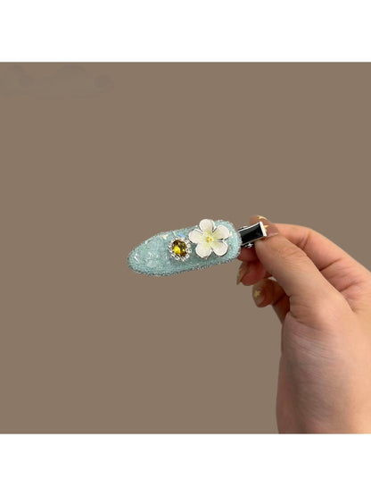 Beau - Floral Bangs Styling Plastic Alloy Hair Clip
