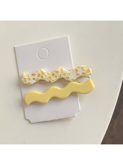 Beau - Simple Wavy Acetate Hair Clip