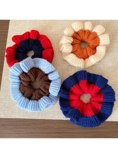 Gifty - Chunky Yarn Scrunchie Hair Tie