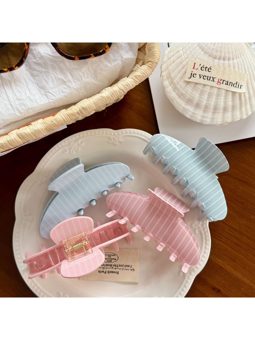 Beau - Sweet Style Striped Back Hair Claw Clip