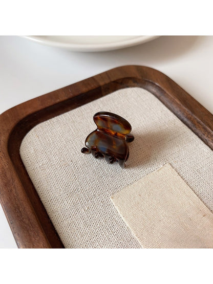 Beau - Mini Minimalist Half Moon Hair Claw Clip