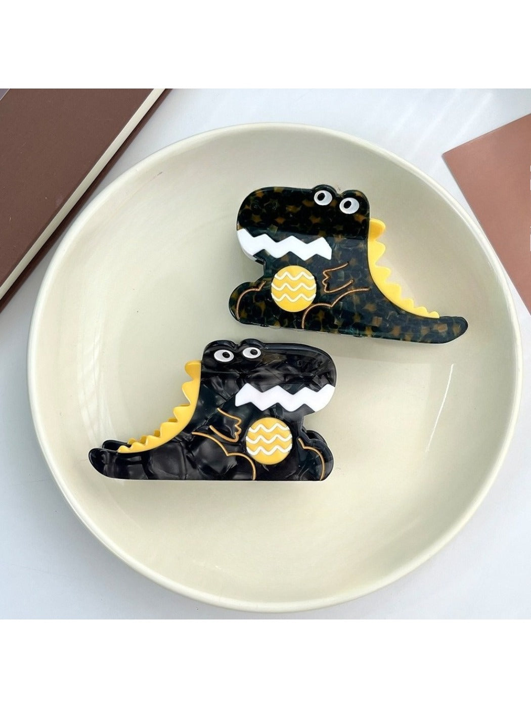 Beau - Cartoon-Style Alligator Hair Clip
