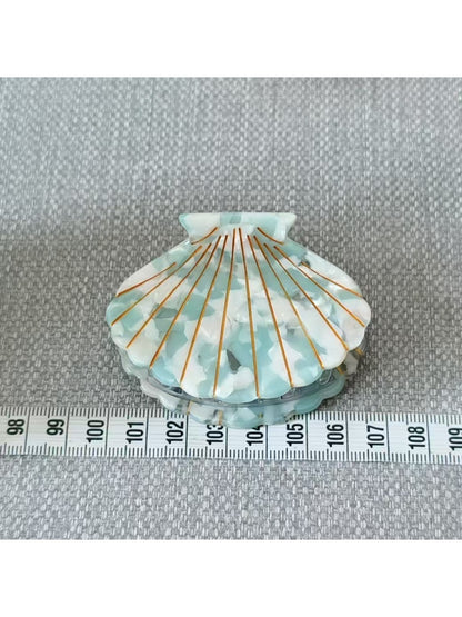 Beau - Chic Shell Shaped Claw Clip