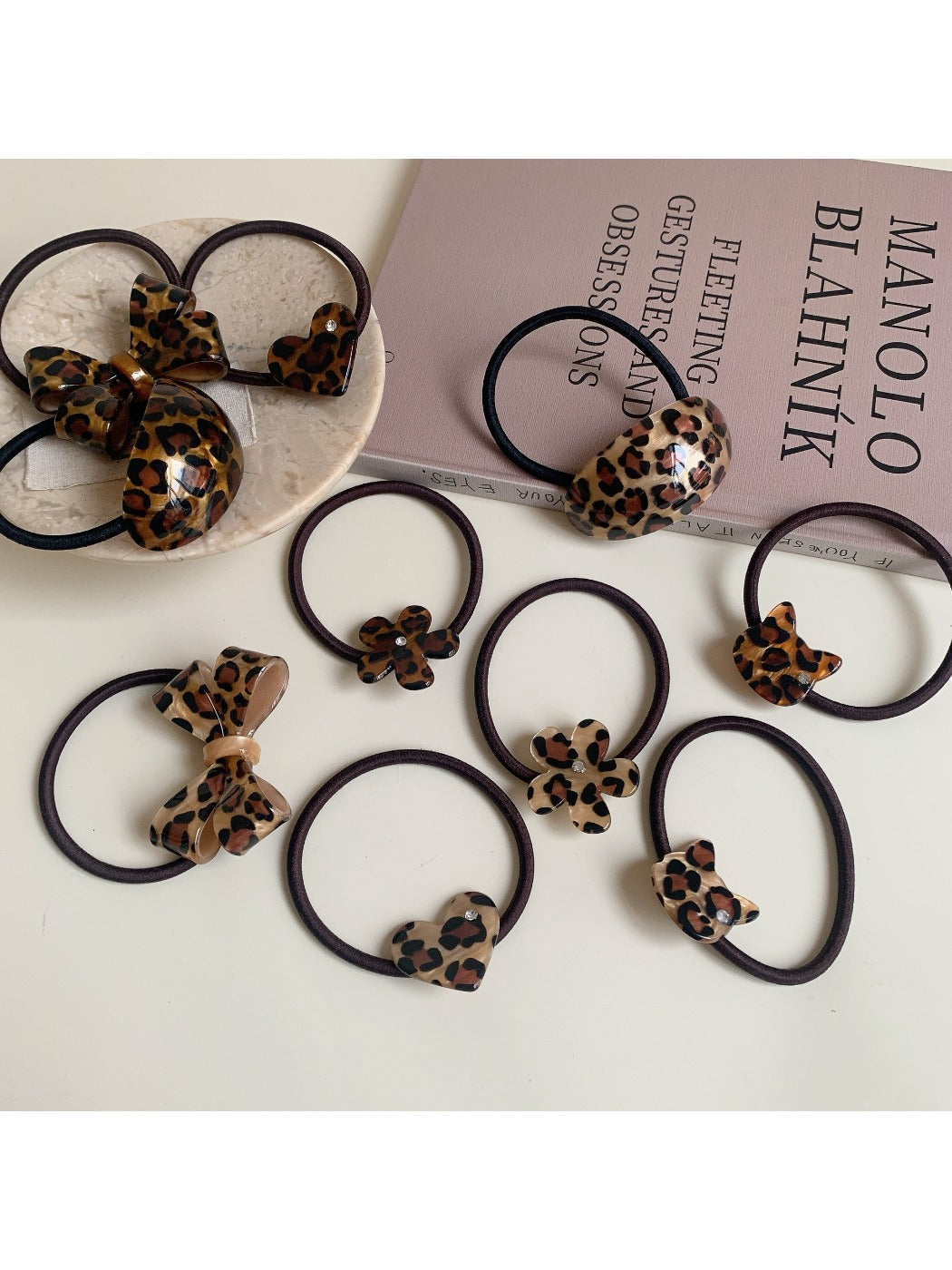 Gifty - Retro Leopard Print Hair Tie