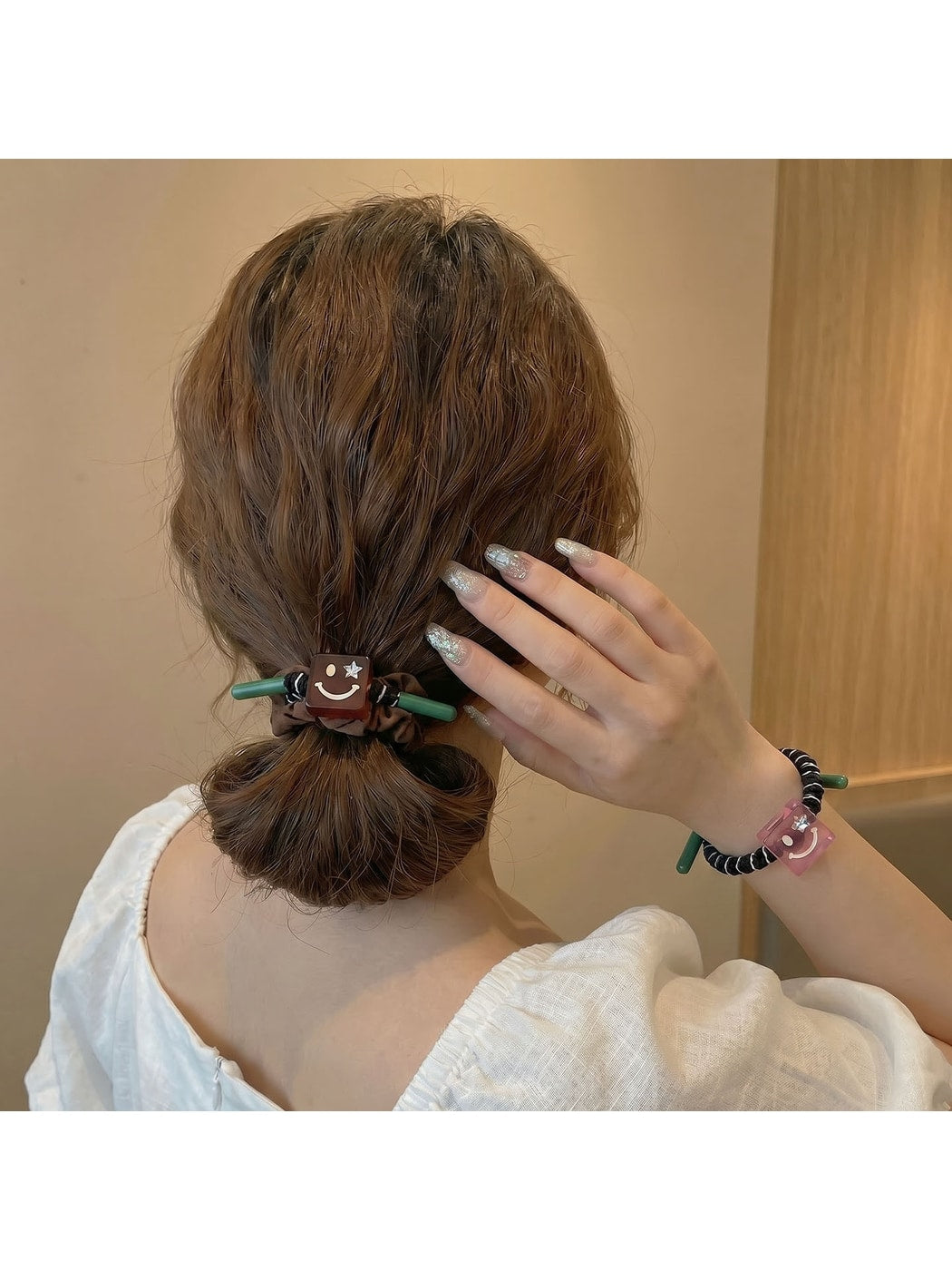 Gifty - Smiley Face Square Accent Elastic Hair Tie