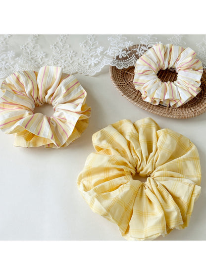 Gifty - Double Sided Pink Yellow Striped Scrunchies