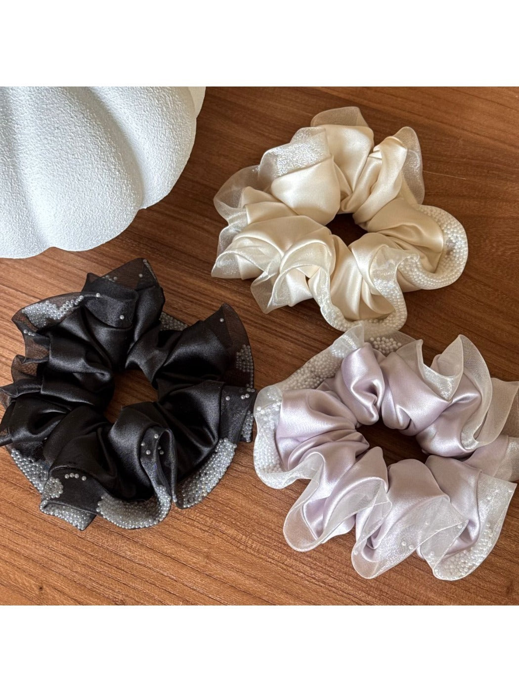 Gifty - Elegant Edged Satin Scrunchie