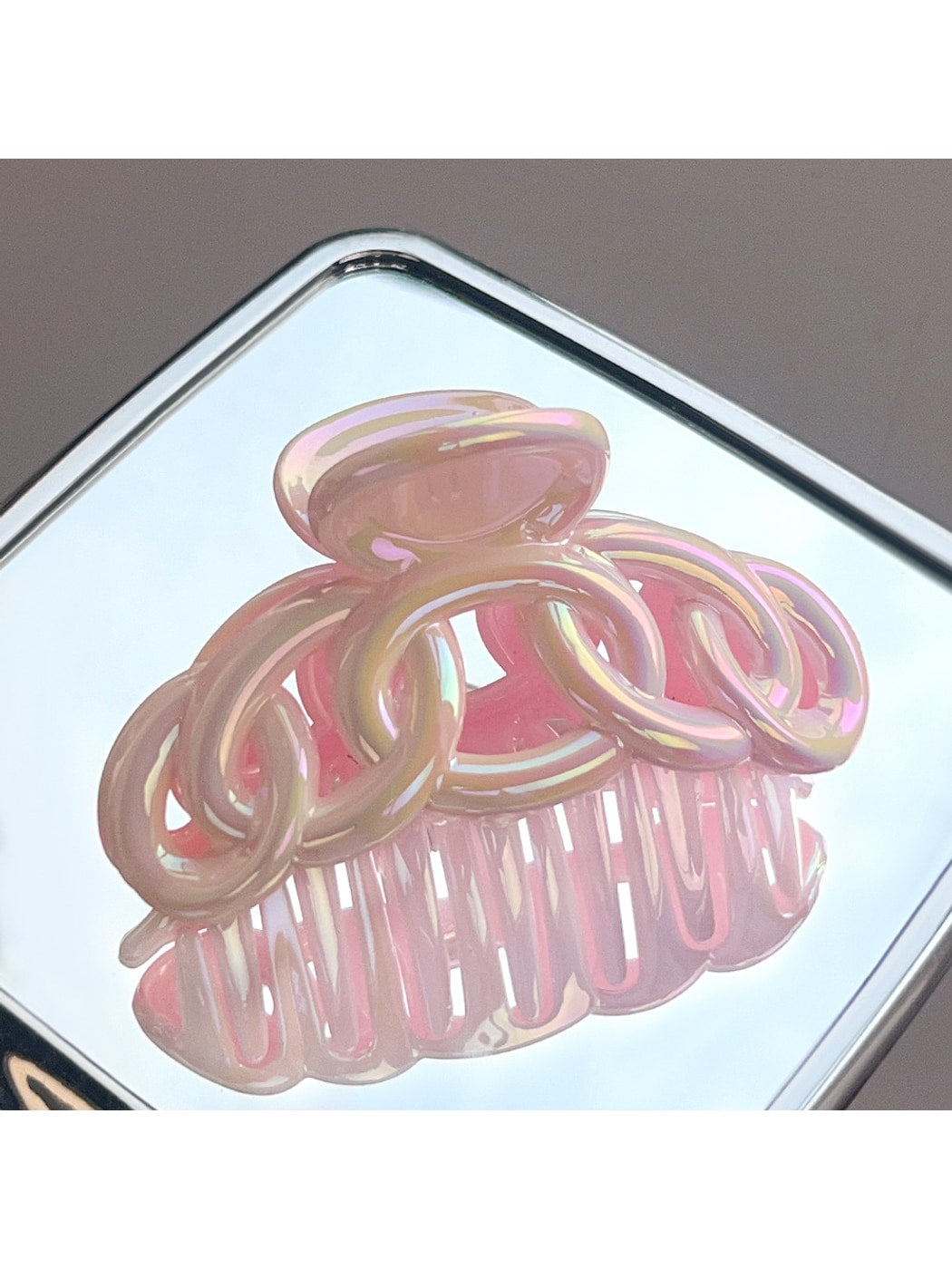 Beau - Glossy Gradient Acetate Fish Tail Hair Claw Clip