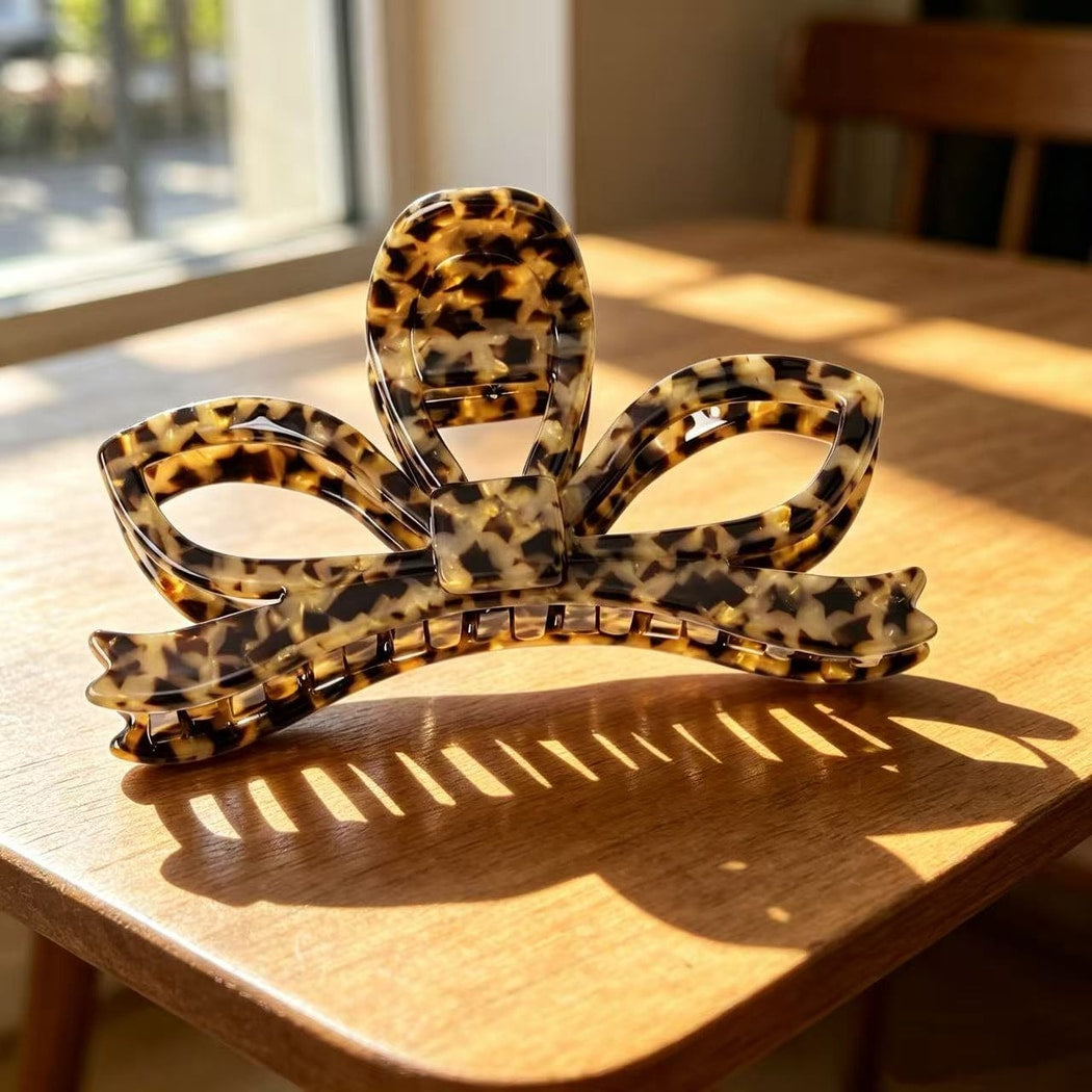 Beau - Sweet Style Lotus Openwork Claw Clip