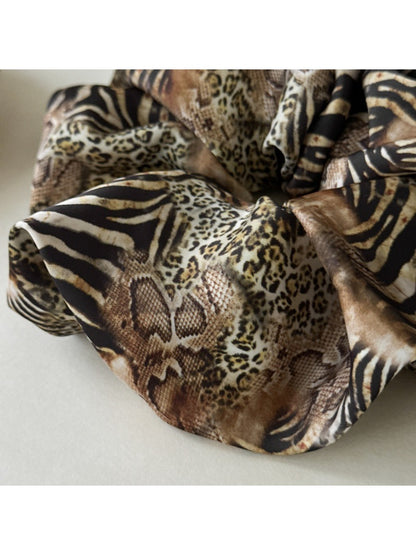 Gifty - Leopard Print Satin Scrunchie