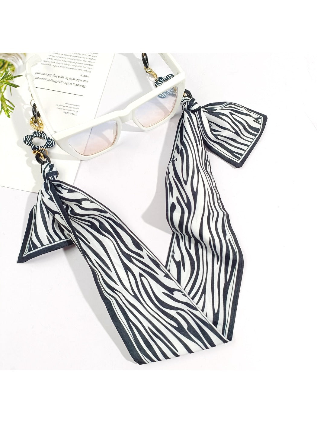 Velra - Vintage Striped Eyeglass Strap