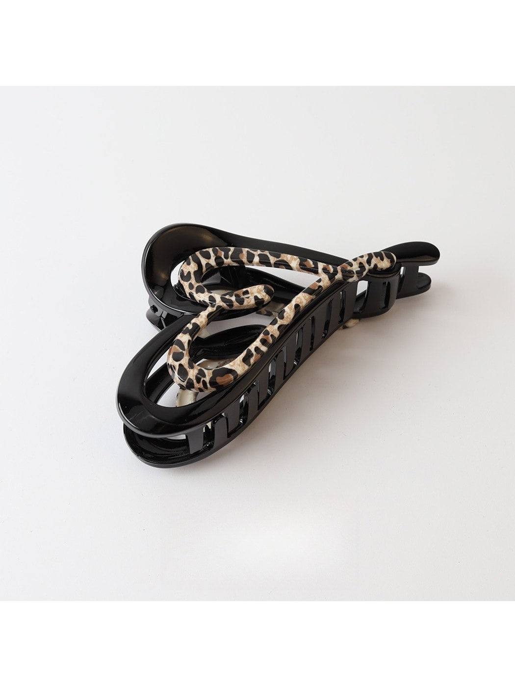 Beau - Leopard Print PC Cross Design Claw Clip