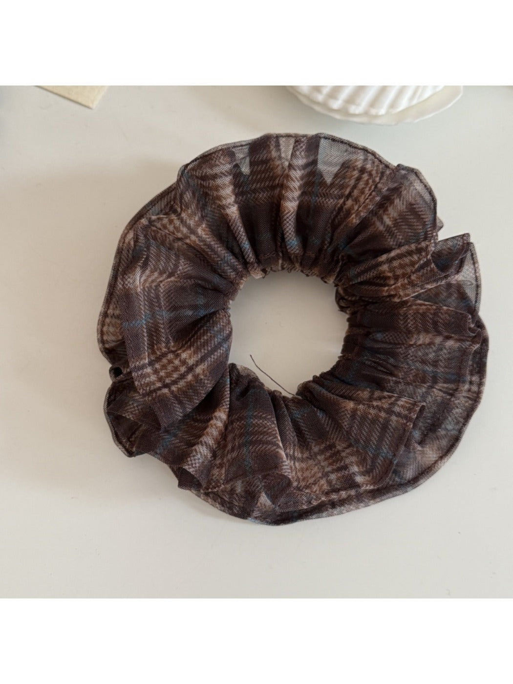 Gifty - Vintage Plaid Ruffle Scrunchie