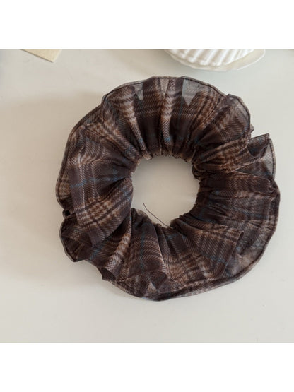 Gifty - Vintage Plaid Ruffle Scrunchie
