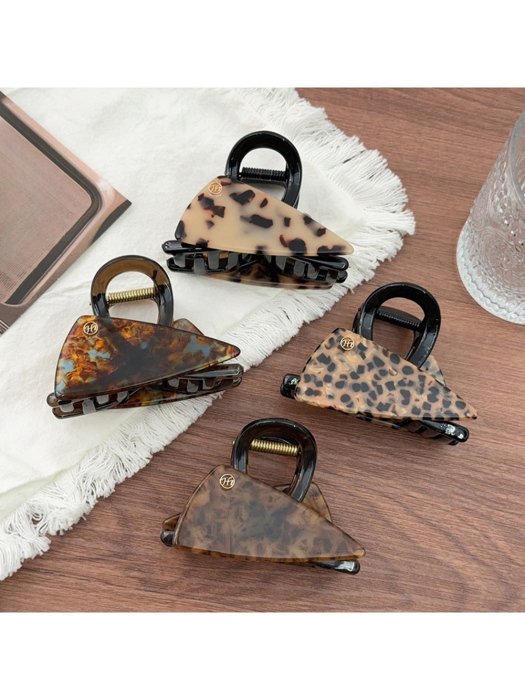Beau - Stylish Triangular Acetate Hair Clip