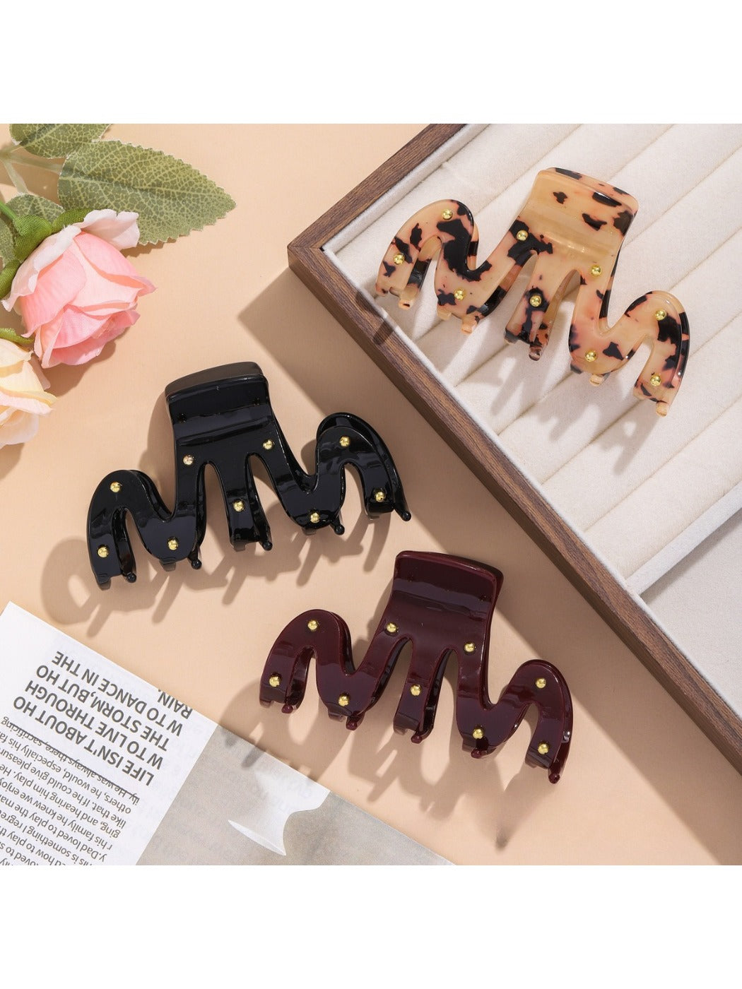 Beau - Vintage Wave Hair Claw Clip