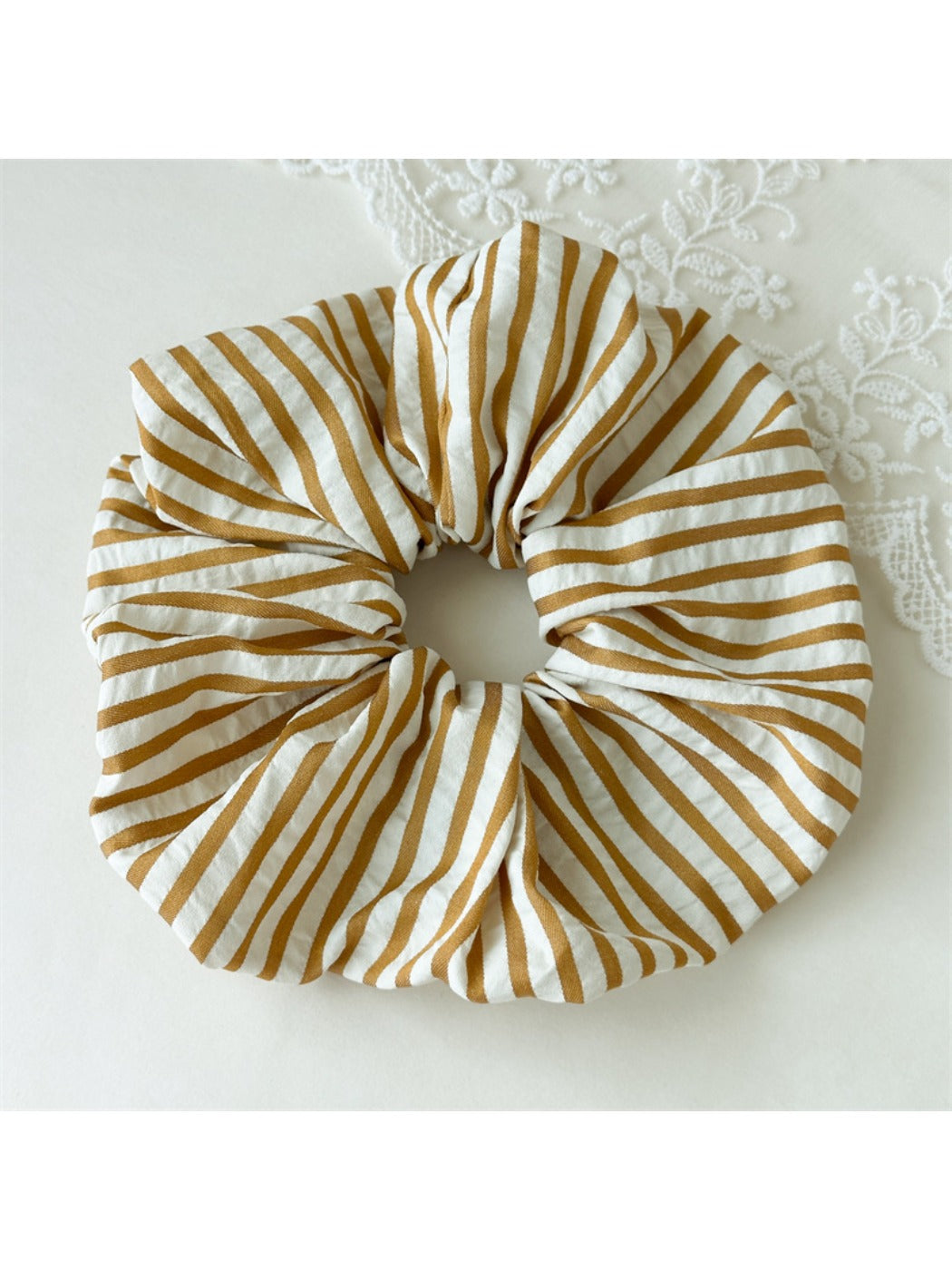 Gifty - Trendy Striped Fabric Scrunchie
