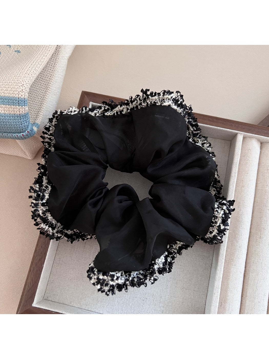 Gifty - Organza Tassel Hair Scrunchie
