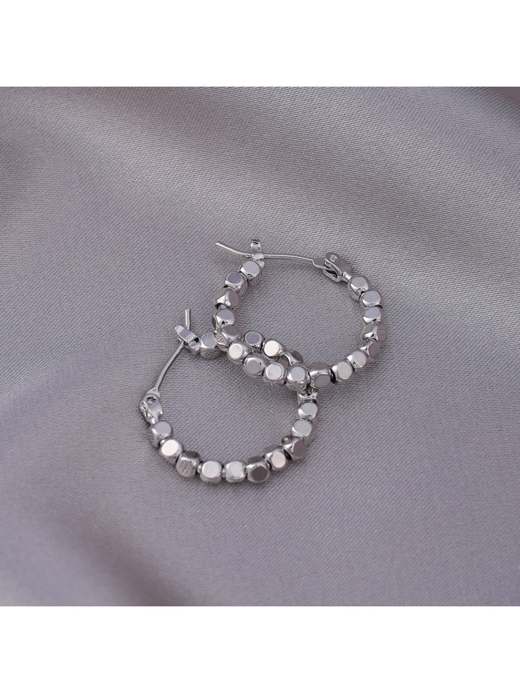 Earedge - Fashion Stylish Minimalist Elegant Earrings