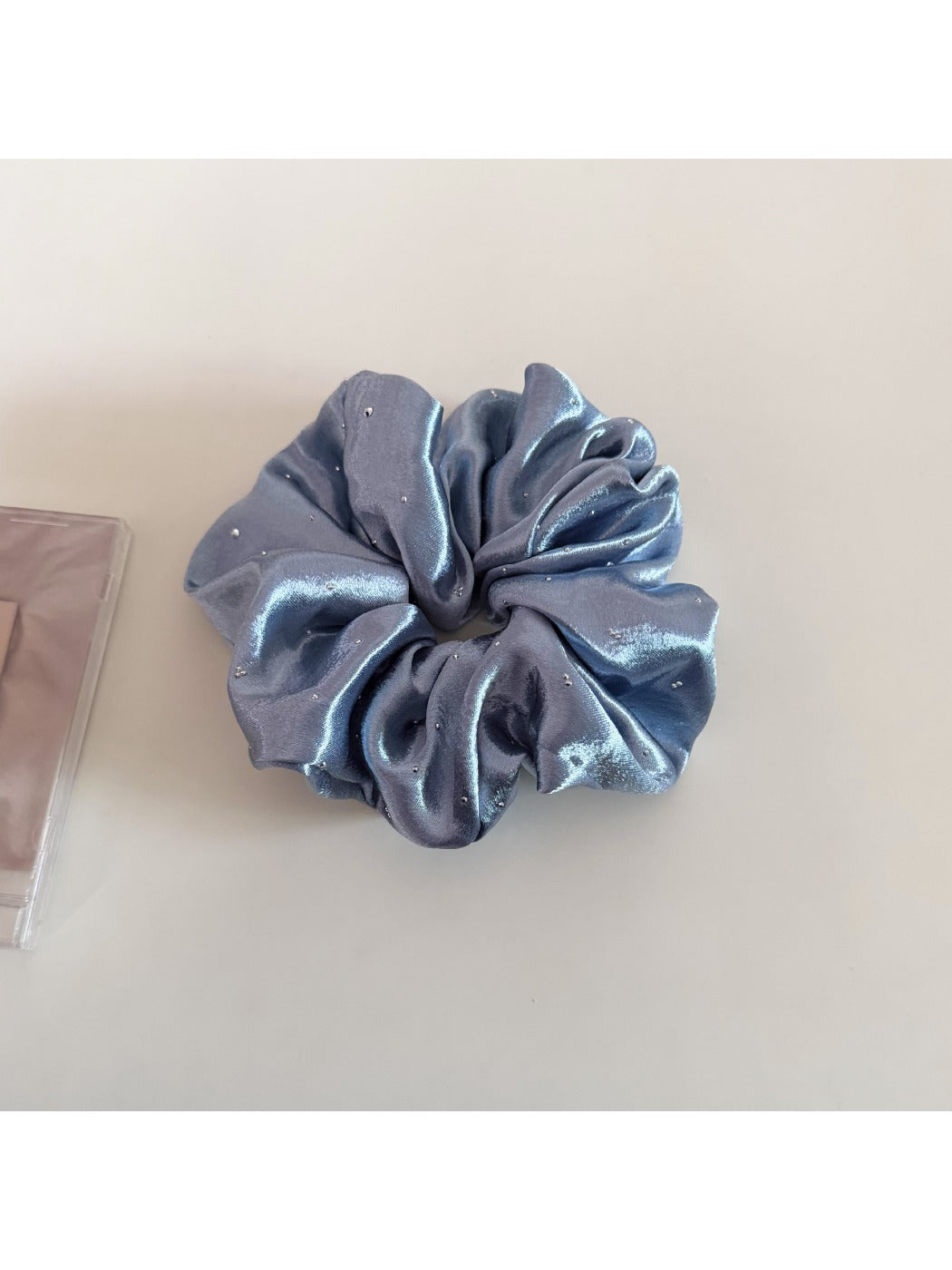 Gifty - Elegant Satin Crinkle Scrunchie
