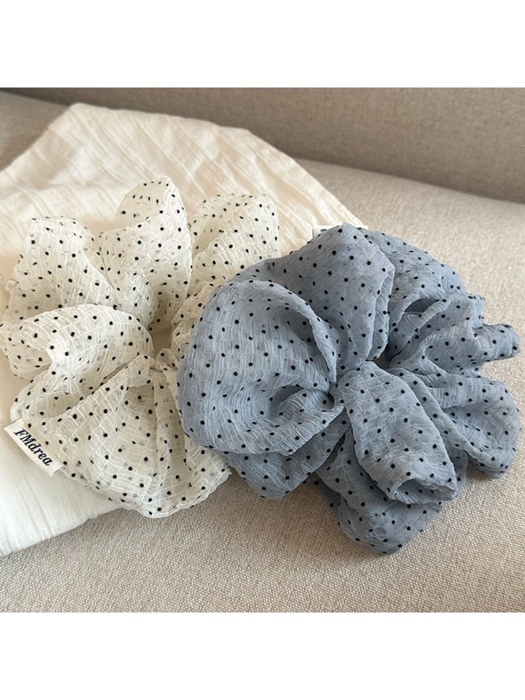 Gifty - Fresh Sweet Polka Dot Scrunchie