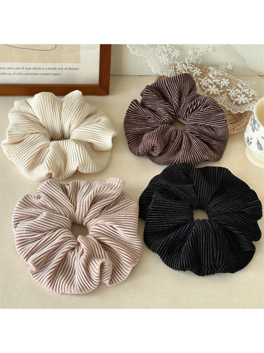 Gifty - Velvet Stretch-Knit Scrunchie
