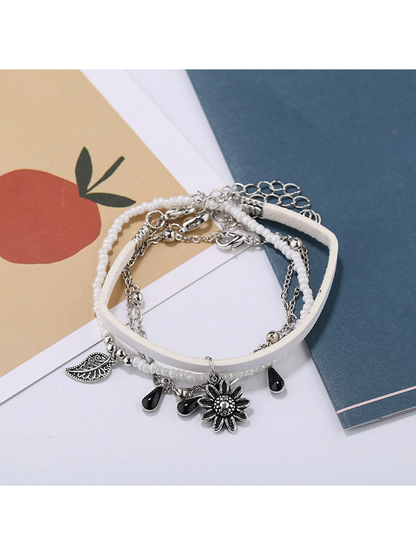 Lovra - Beaded Ethnic Style Pendant Bracelet