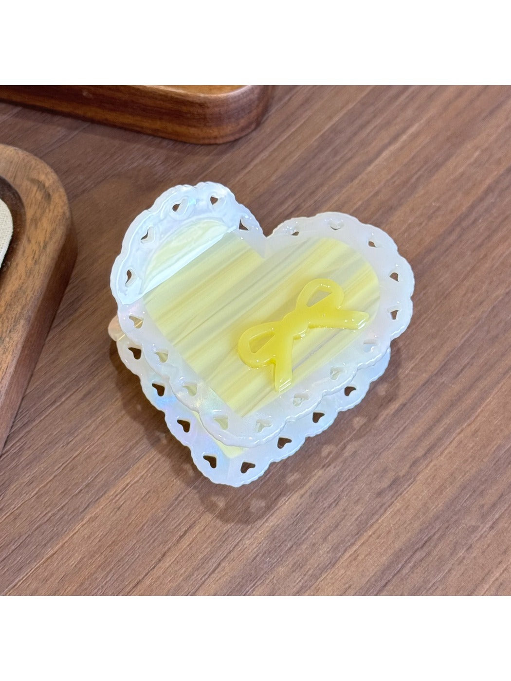 Beau - Acetic Acid Bowknot Heart-shaped Hairpin