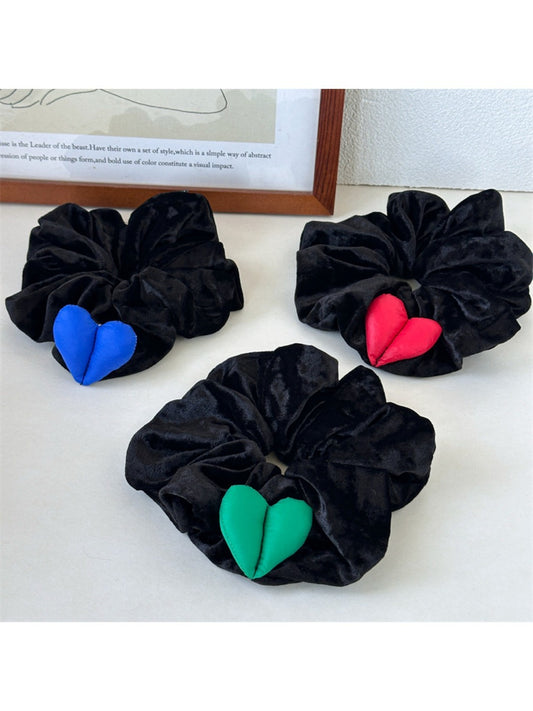 Gifty - Velvet Heart Hair Scrunchie