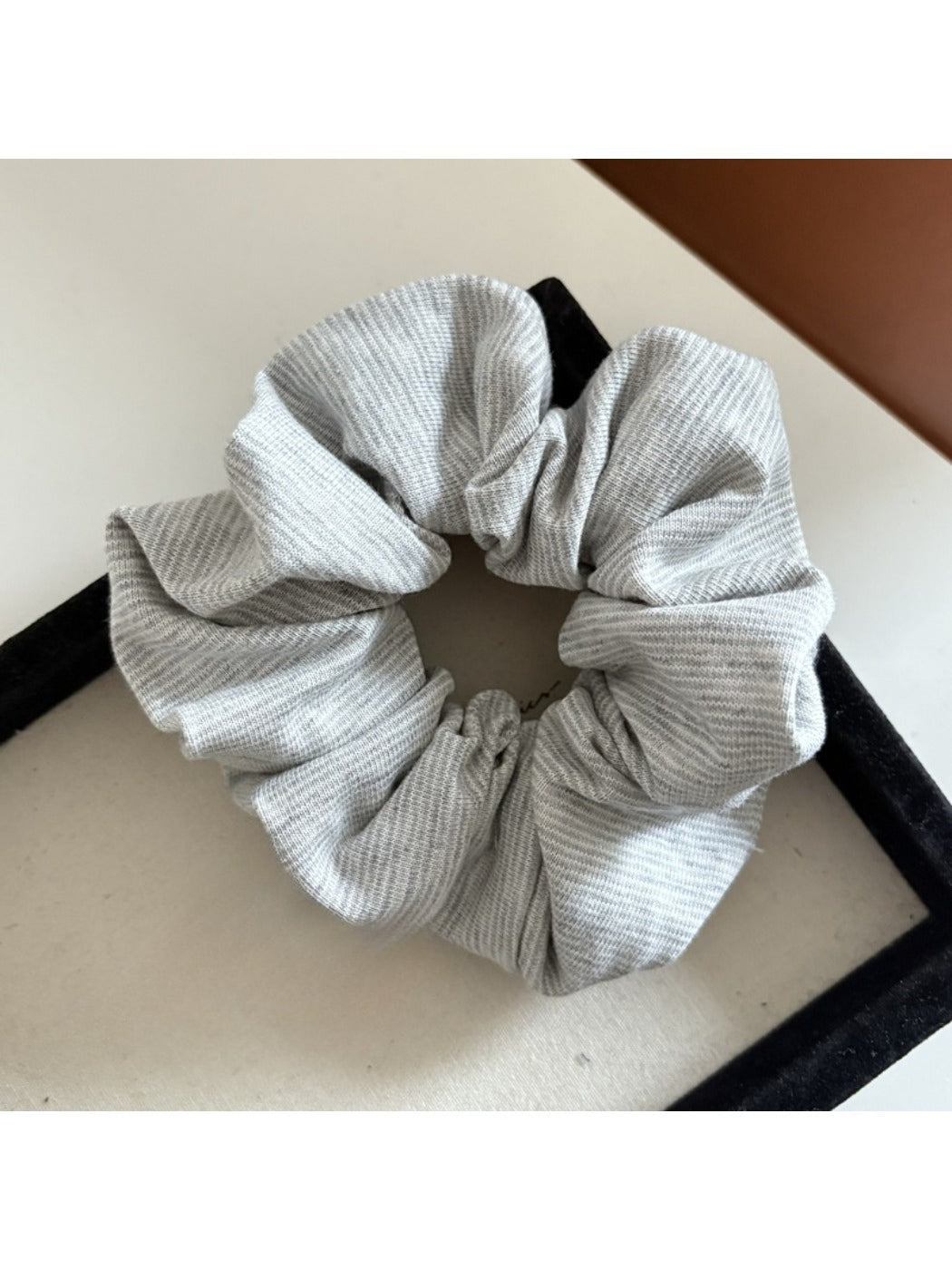 Gifty - Sweet Knit Striped Scrunchie