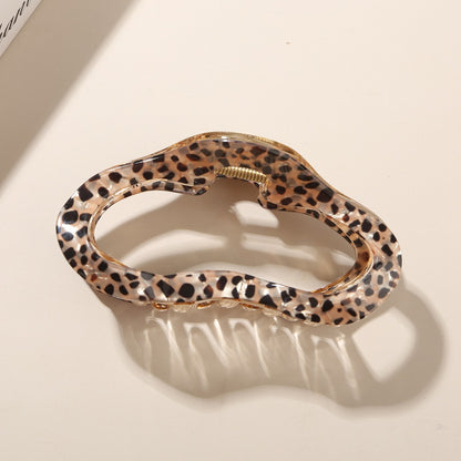 Beau - Cloud Shaped Hollow Out Acetate Claw Clip