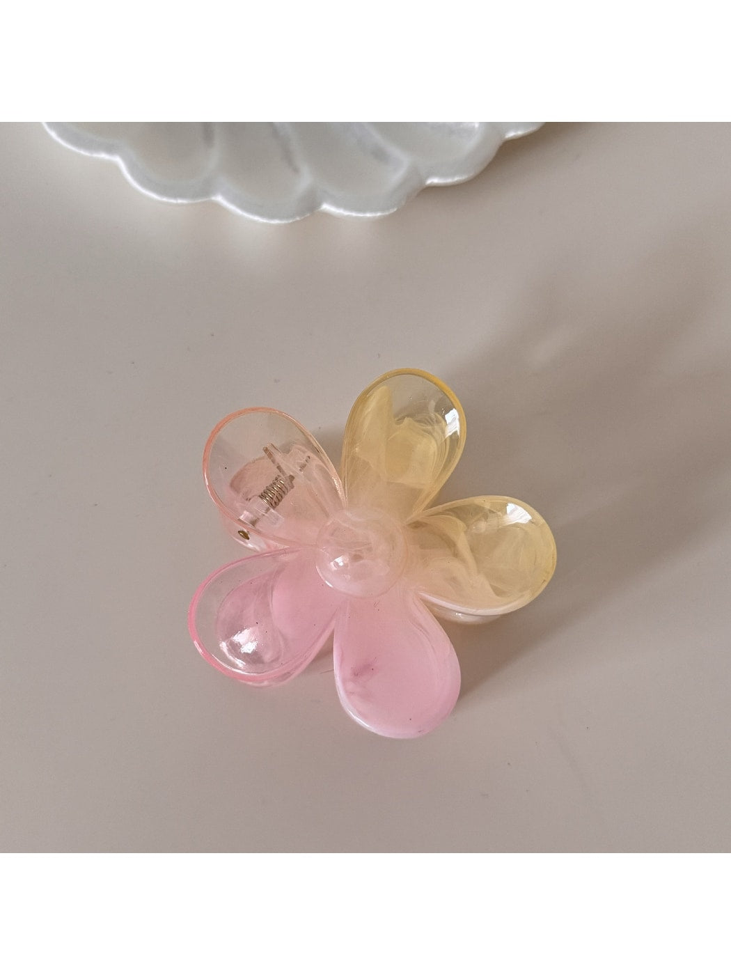 Beau - Sweet Floral Starfish Bow Wave Claw Clip