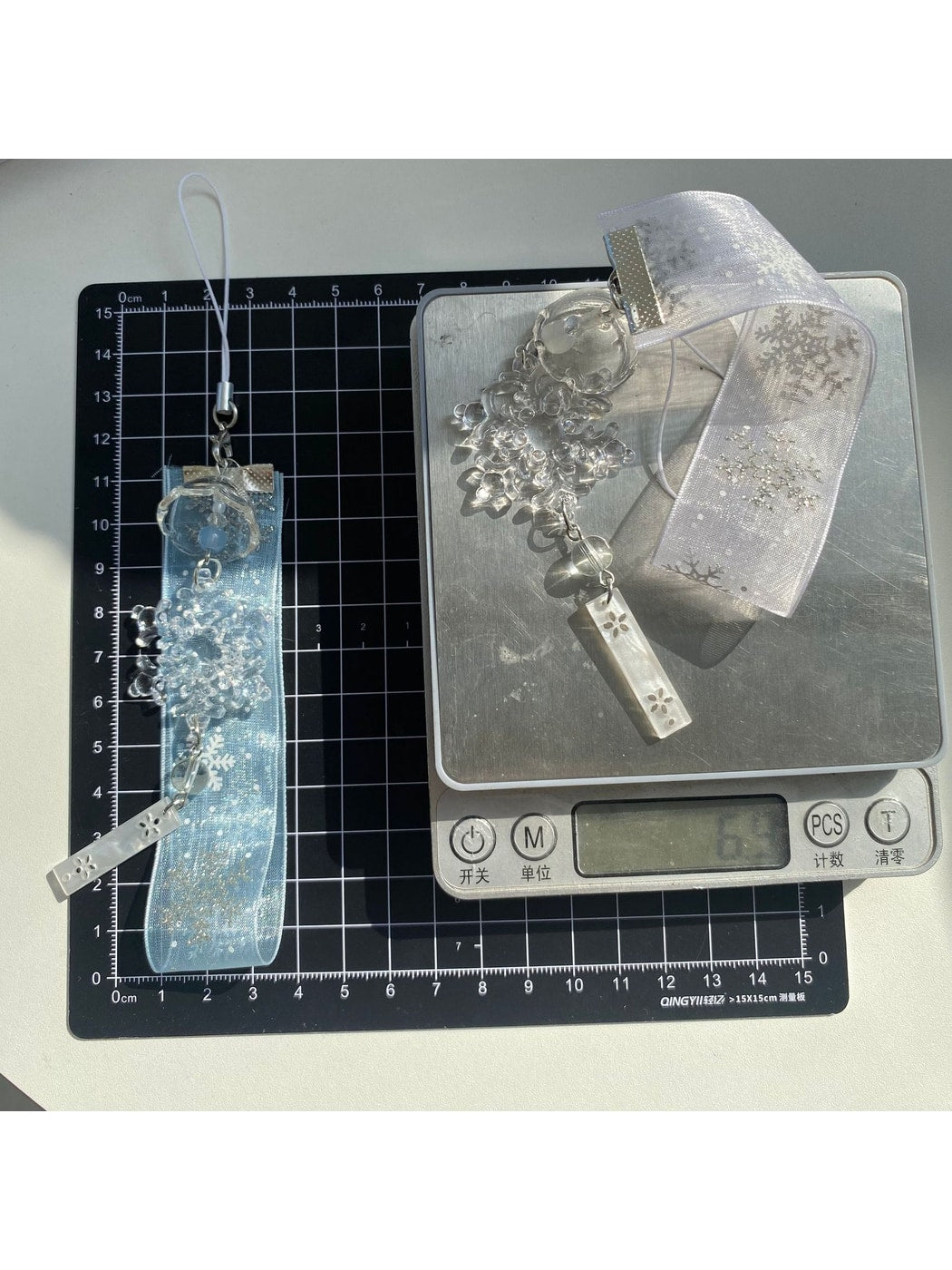 Keypus - Snowflake Ribbon Drop Detail Bag Charm Keychain