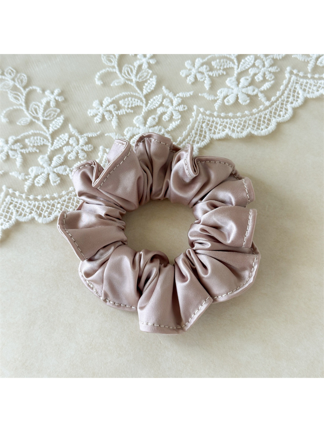 Gifty - Ruffled Gloss Finish Elastic Hair Scrunchie