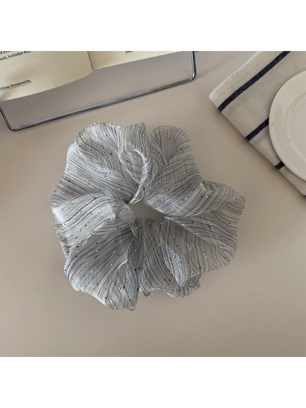 Gifty - Chic Striped Ruched Scrunchie