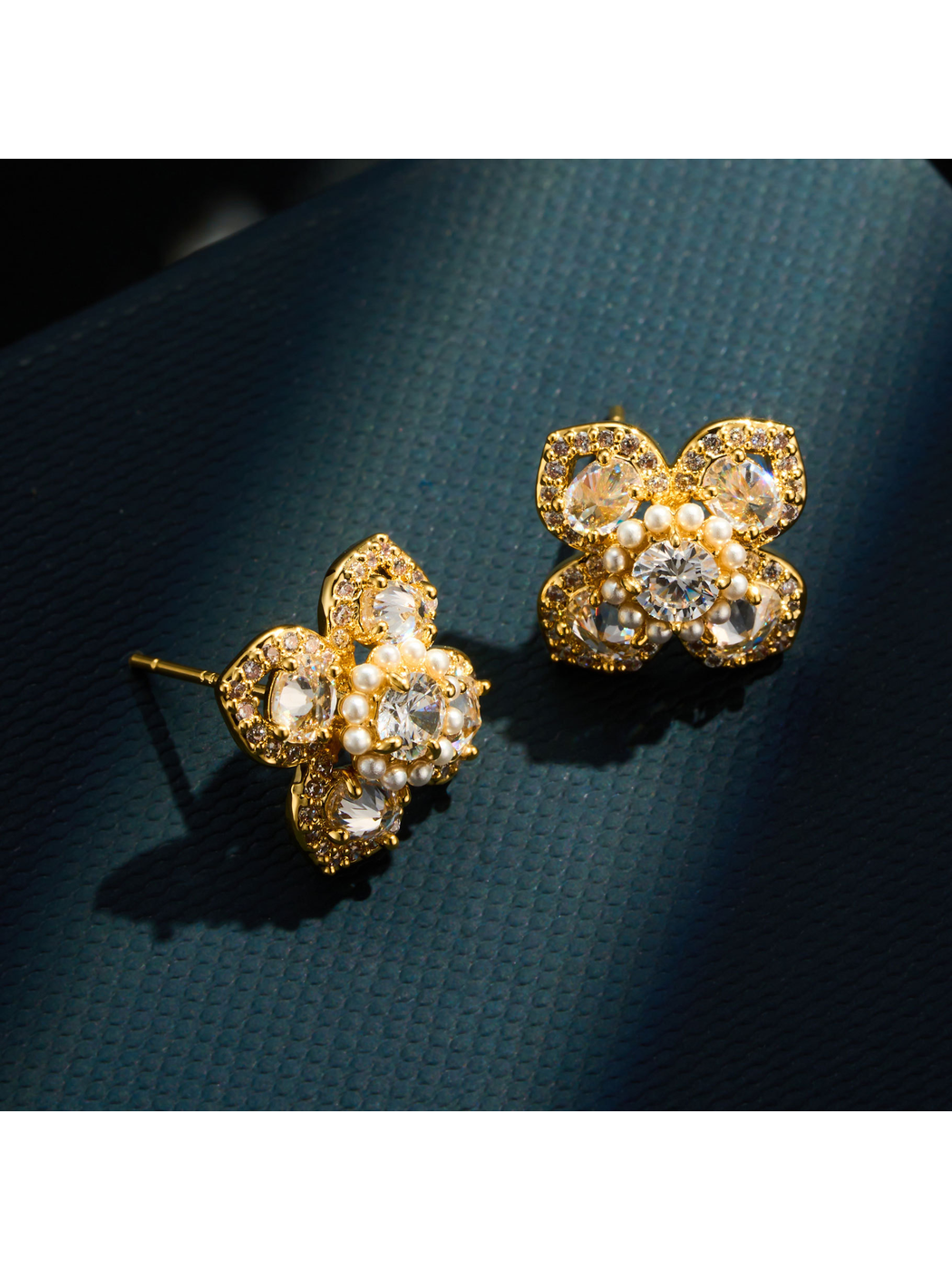 Earedge - Leaf Shape Floral Accent Alloy Stud Earrings