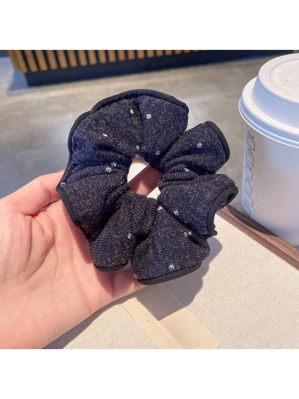 Gifty - Vintage Polka Dot Scrunchie