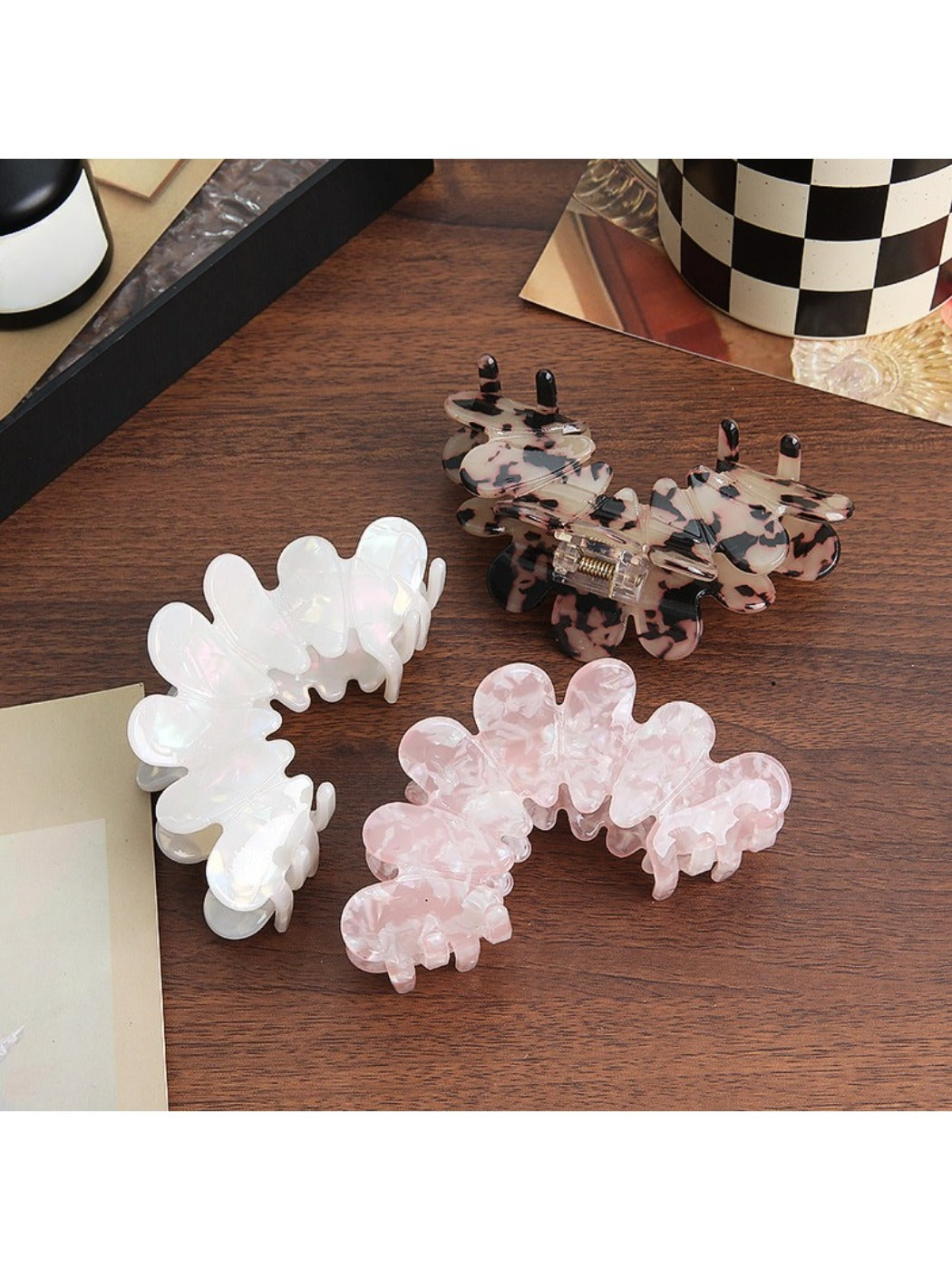 Beau - Petal Shaped Claw Clip