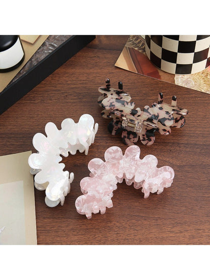 Beau - Petal Shaped Claw Clip