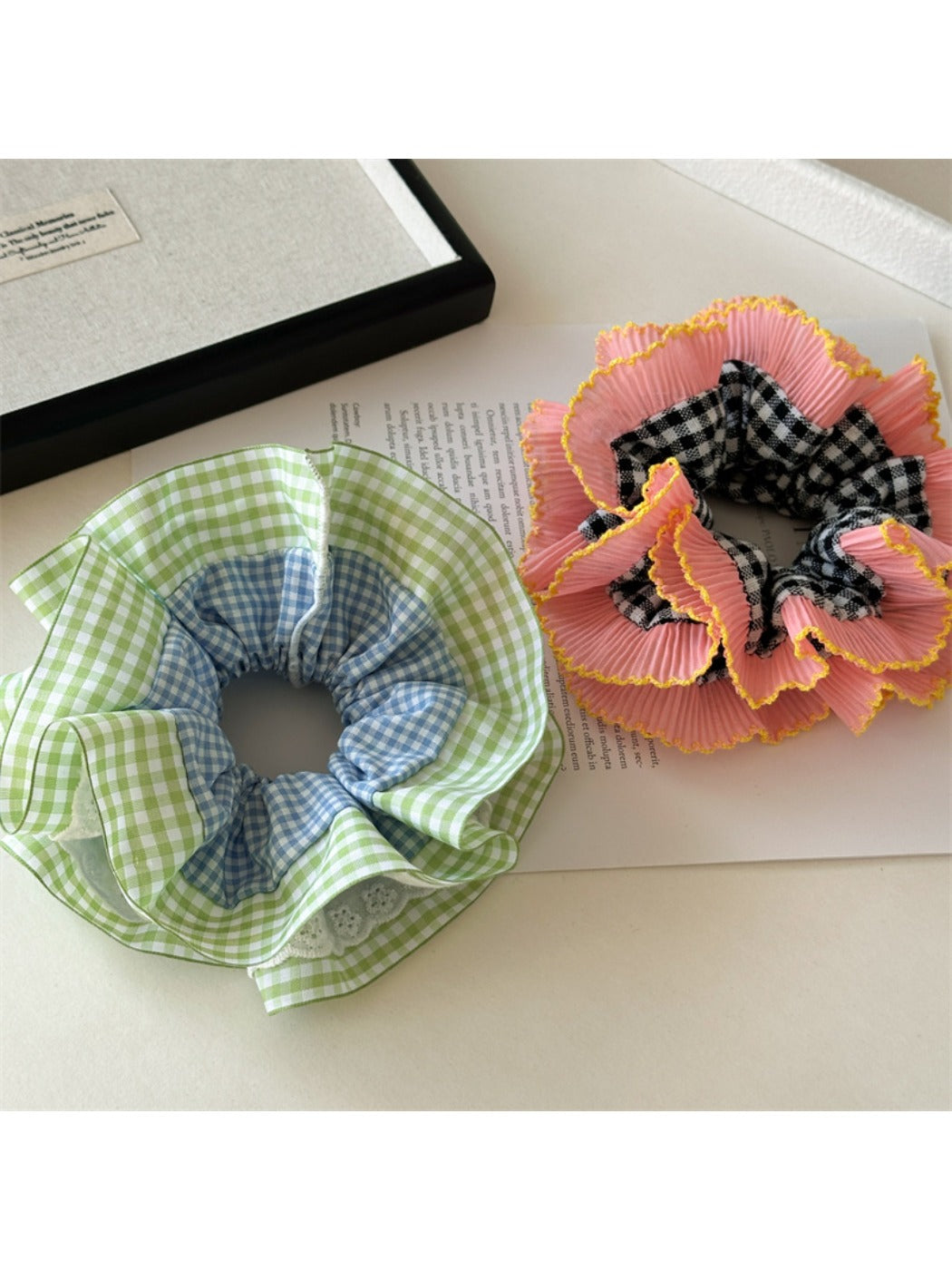 Gifty - Color Blocking Checkered Scrunchie