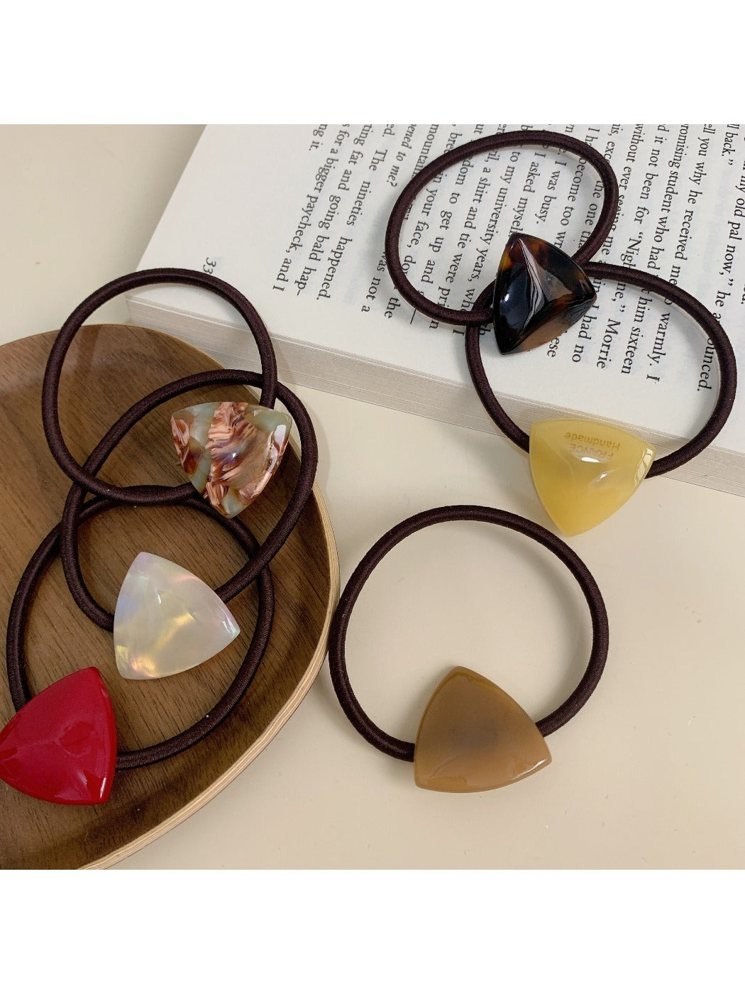 Gifty - Geometric Triangle Accent Hair Tie